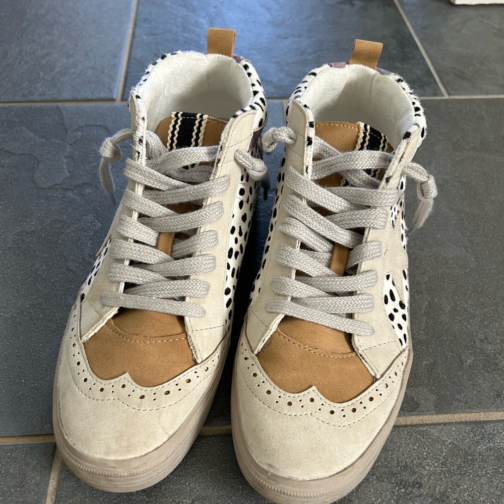 Women’s Shushop sneakers